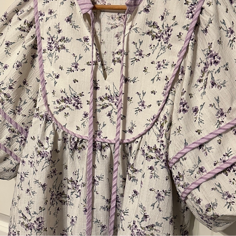 Entro Lavender Floral Puff Sleeve Blouse  large 🎉🎉 SATURDAY FLASH SALE 🎉🎉🎉 - Picture 2 of 4